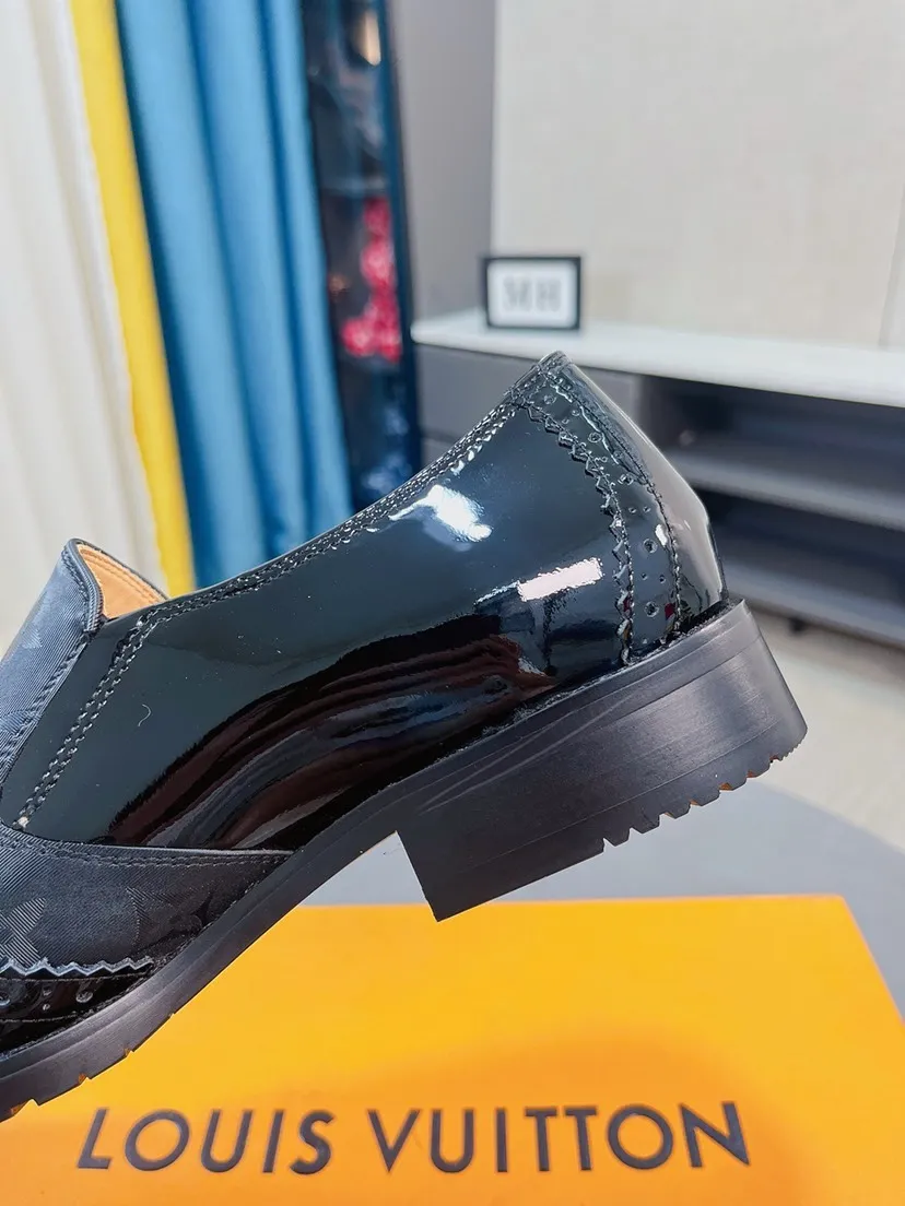 Men's Men's Shoes 💰480🌹🌹《Lv》The latest and most popular casual business leather shoes, top brands [Seduce] Luxury ~ Purchasing, [Strong] The uppers are made of imported patent leather with printed original material ➕ Genuine leather lining (•) fine workmanship. The original stylish and stylish soft rubber wear-resistant and non-slip outsole is light and comfortable on the feet. The real thing looks better in real life. 38-44, 45 can be customized.